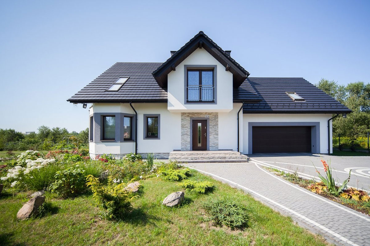 Mājas projekts ar mansardu 230 m²: 5 Guļamistabas, 3 Vannasistabas, Garāža