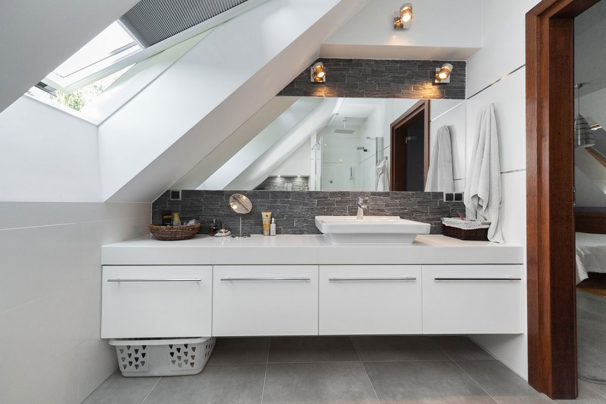 House Plan with Master Bedroom above 2-Car Garage