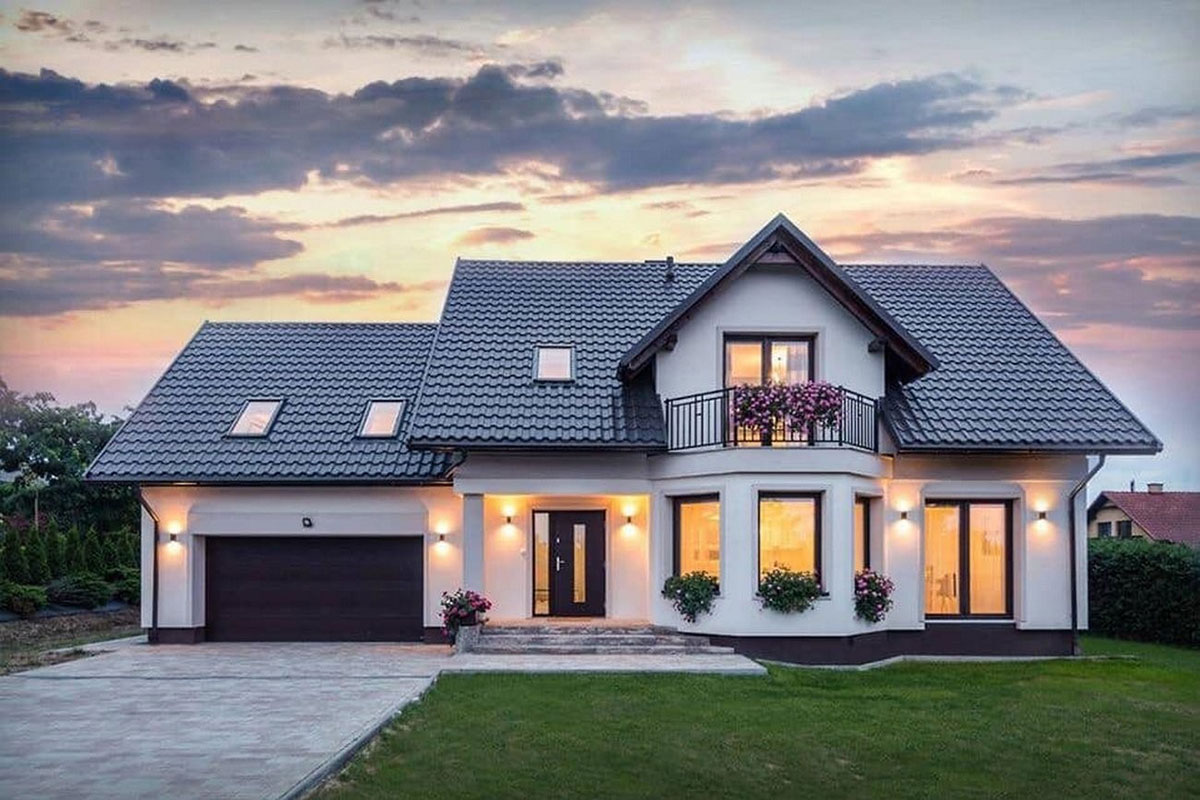 Mājas projekts ar mansardu 236 m²: 4 Guļamistabas, Darba istaba, 3 Vannasistabas, Atvērta virtuve, Garāža