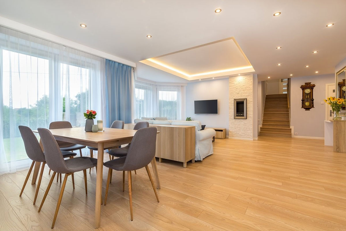 Mājas projekts ar mansardu 236 m²: 4 Guļamistabas, Darba istaba, 3 Vannasistabas, Atvērta virtuve, Garāža