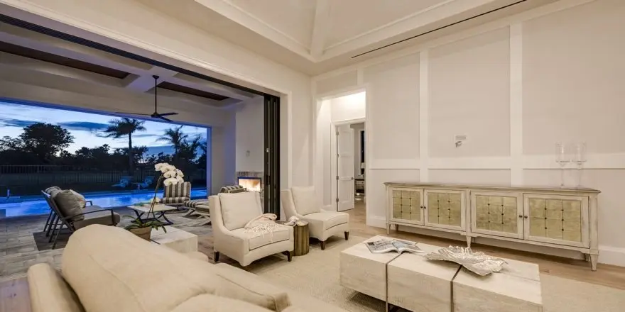 Vienstāva mājas projekts 65 m²: 4 Guļamistabas, 6 Vannasistabas, Atvērta virtuve, Garāža