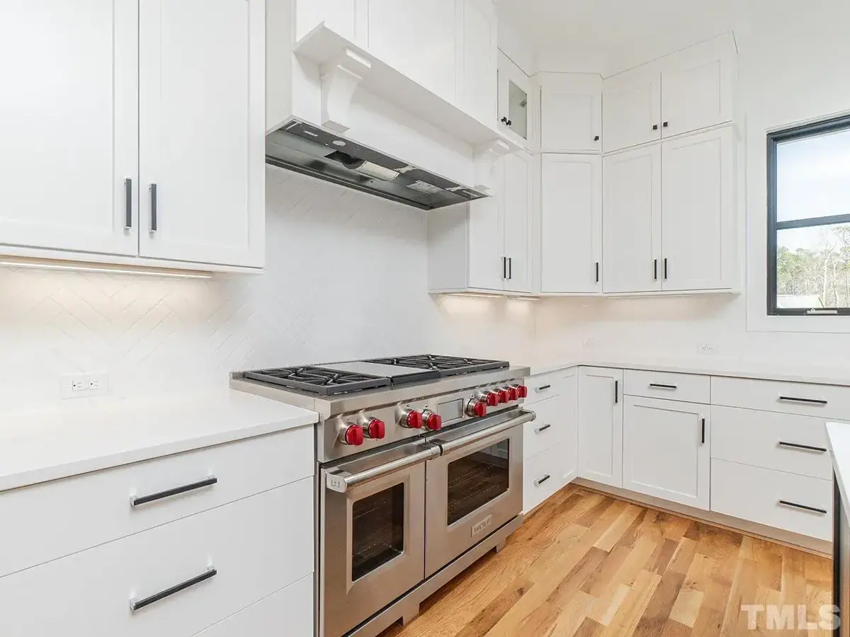 Mājas projekts ar mansardu 419 m²: 4 Guļamistabas, 4 Vannasistabas, Atvērta virtuve, Garāža