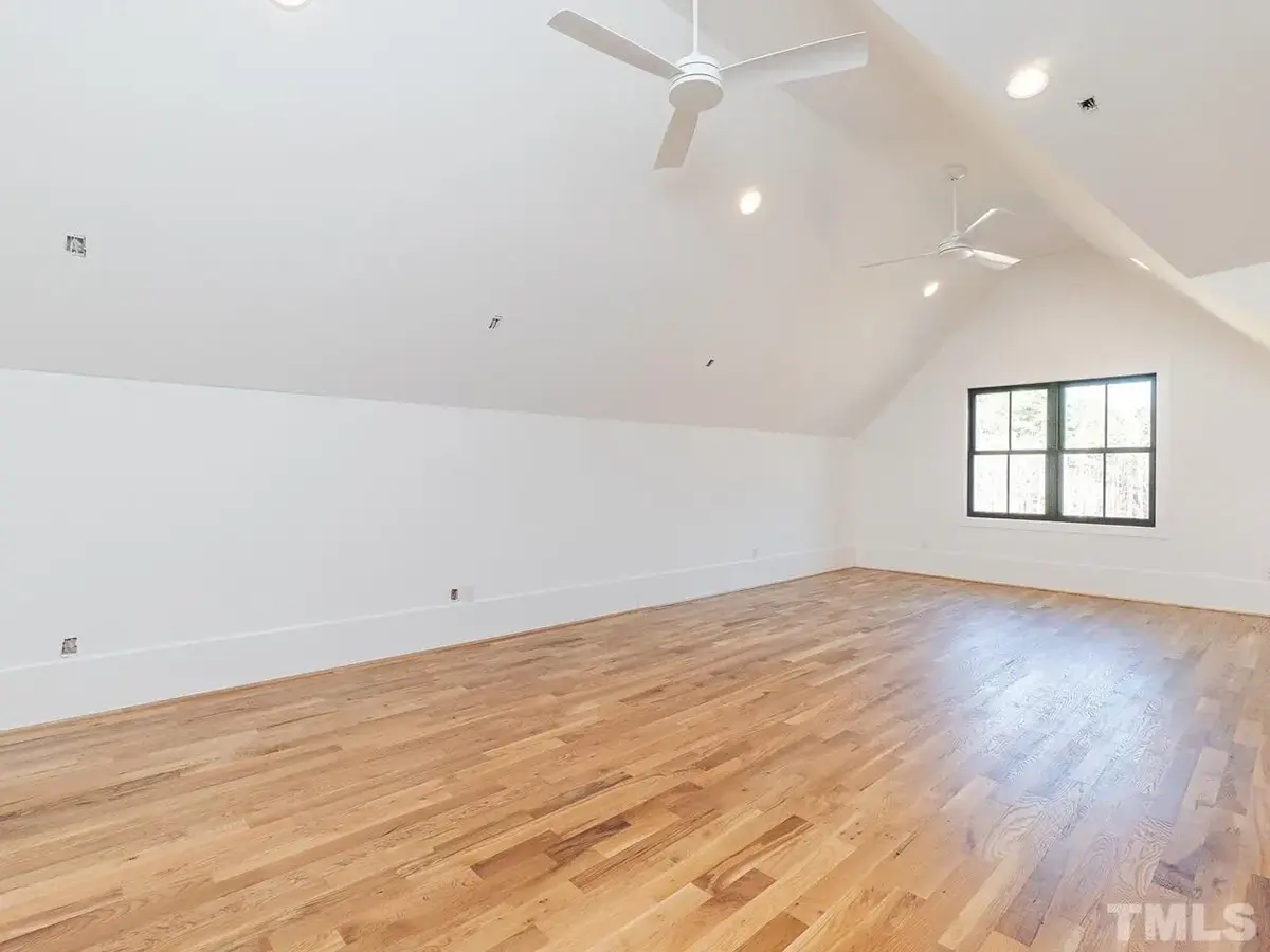 Mājas projekts ar mansardu 419 m²: 4 Guļamistabas, 4 Vannasistabas, Atvērta virtuve, Garāža