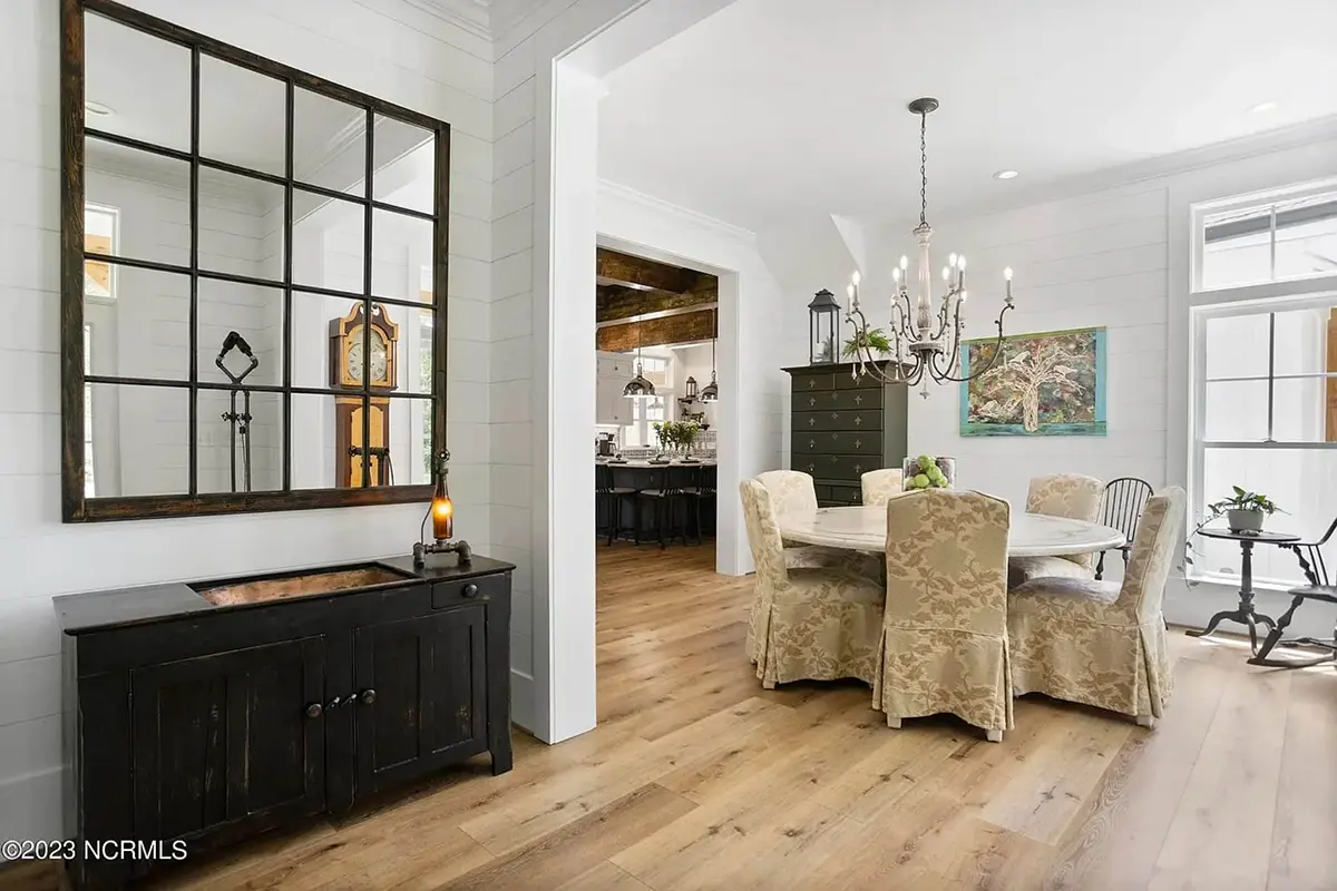 Mājas projekts ar mansardu 314 m²: 3 Guļamistabas, 4 Vannasistabas, Atvērta virtuve, Garāža