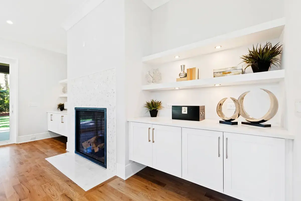 Divstāvu mājas projekts 465 m²: 5 Guļamistabas, 5 Vannasistabas, Atvērta virtuve, Garāža