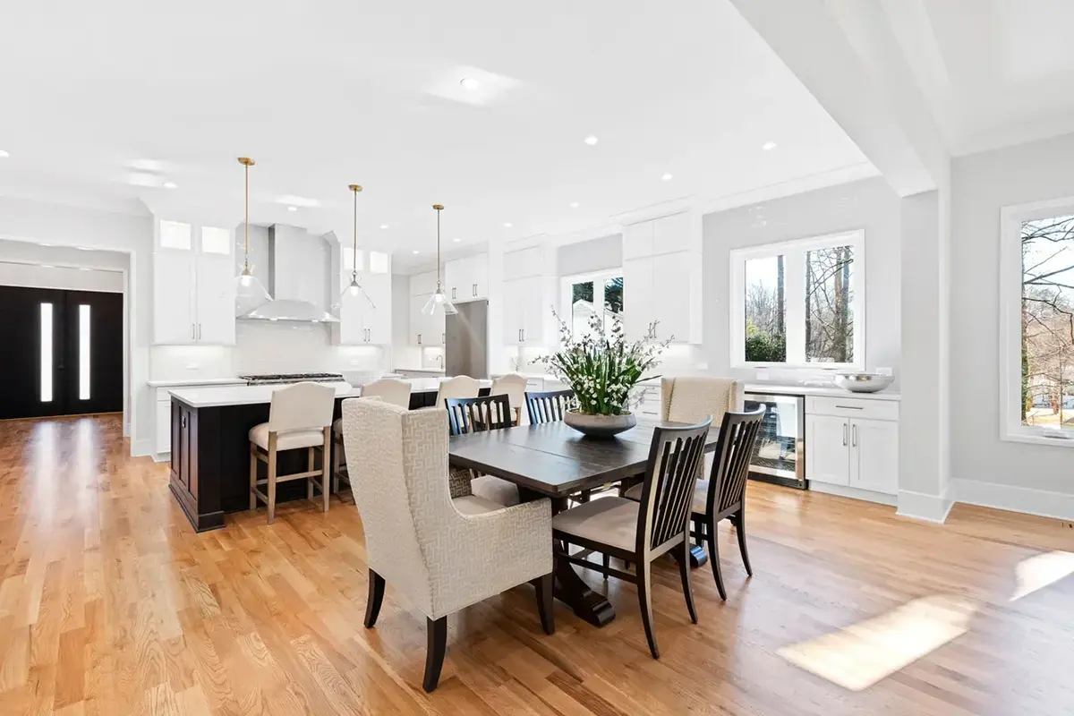Divstāvu mājas projekts 465 m²: 5 Guļamistabas, 5 Vannasistabas, Atvērta virtuve, Garāža