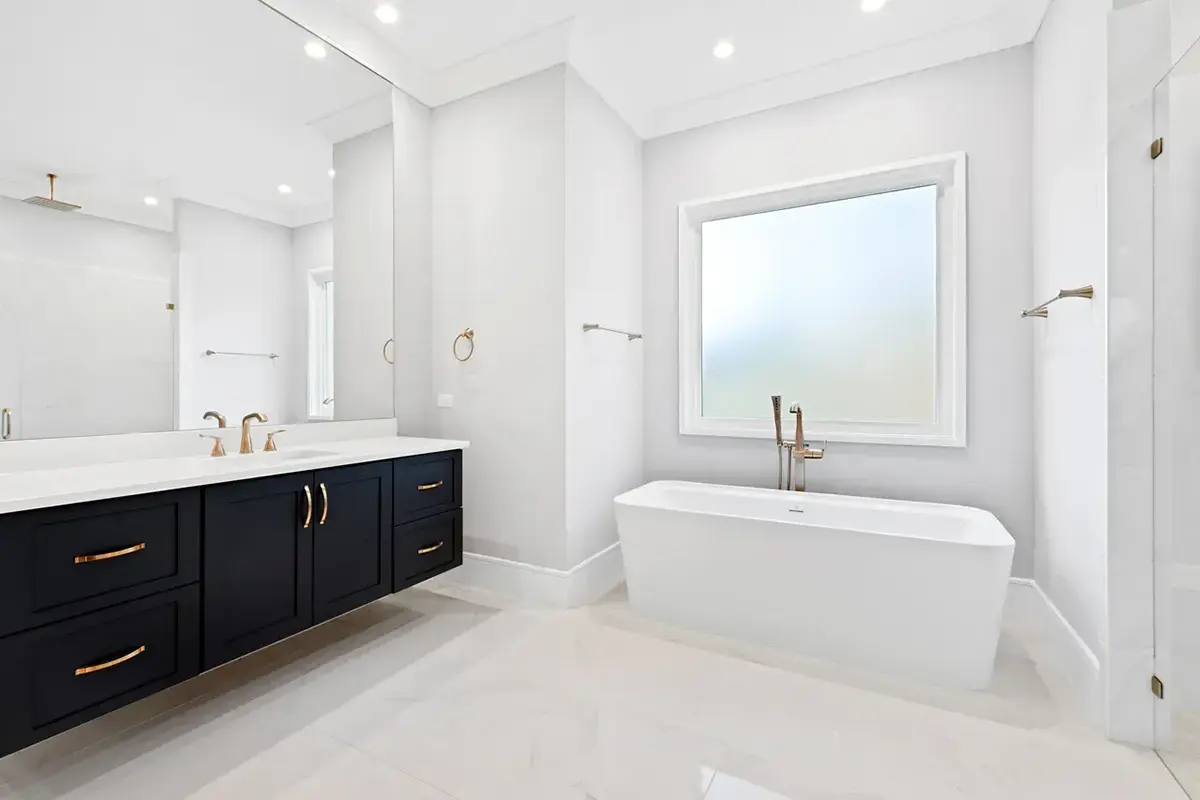 Divstāvu mājas projekts 465 m²: 5 Guļamistabas, 5 Vannasistabas, Atvērta virtuve, Garāža