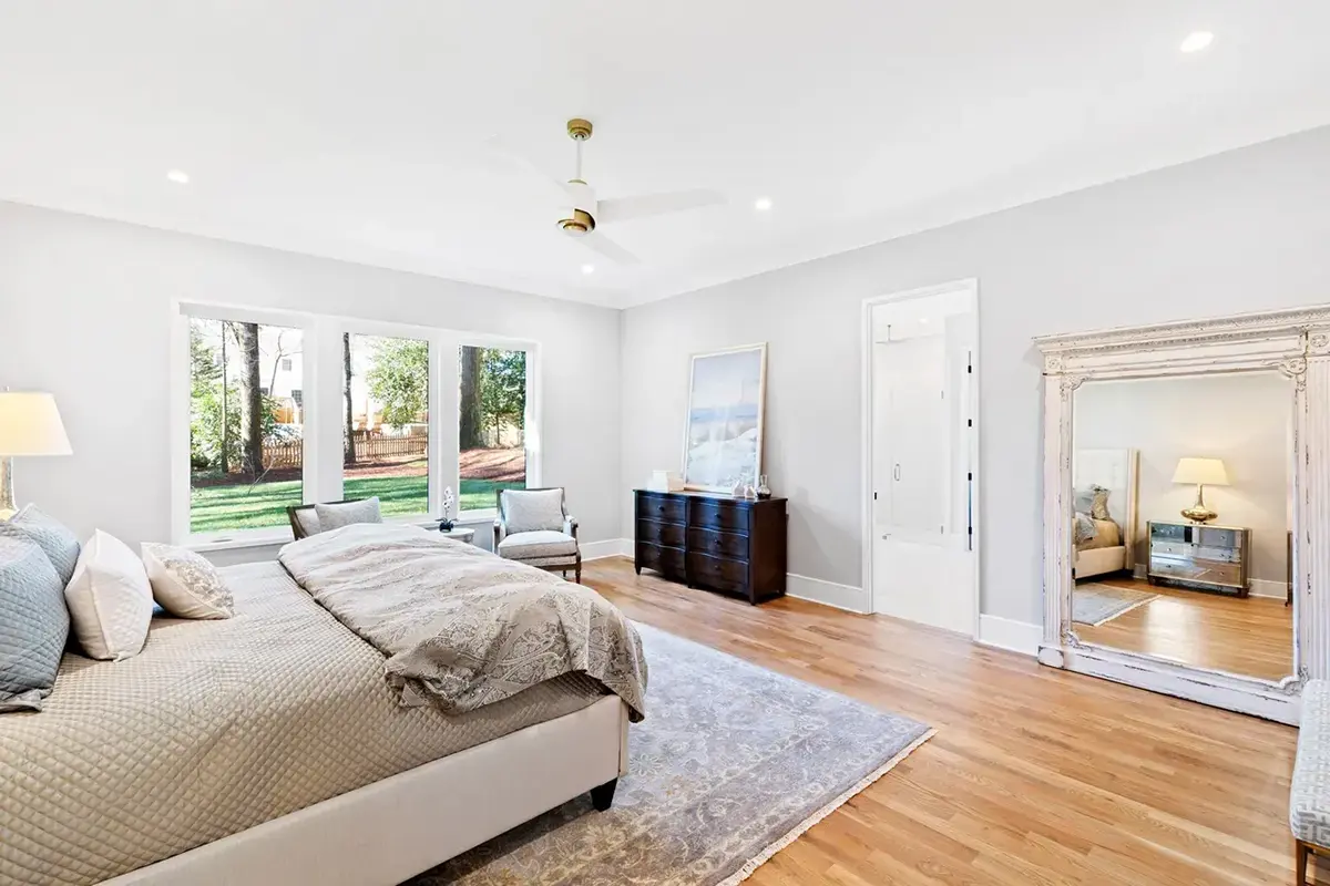 Divstāvu mājas projekts 465 m²: 5 Guļamistabas, 5 Vannasistabas, Atvērta virtuve, Garāža