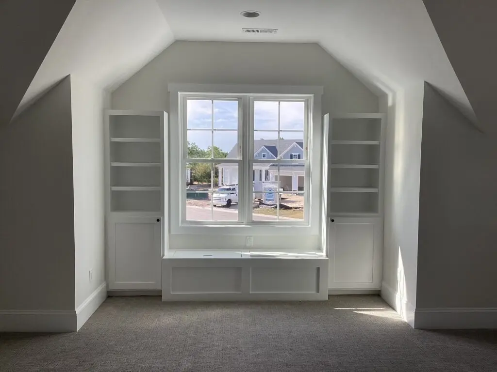 Vienstāva mājas projekts 335 m²: 3 Guļamistabas, 7 Vannasistabas, Atvērta virtuve, Garāža