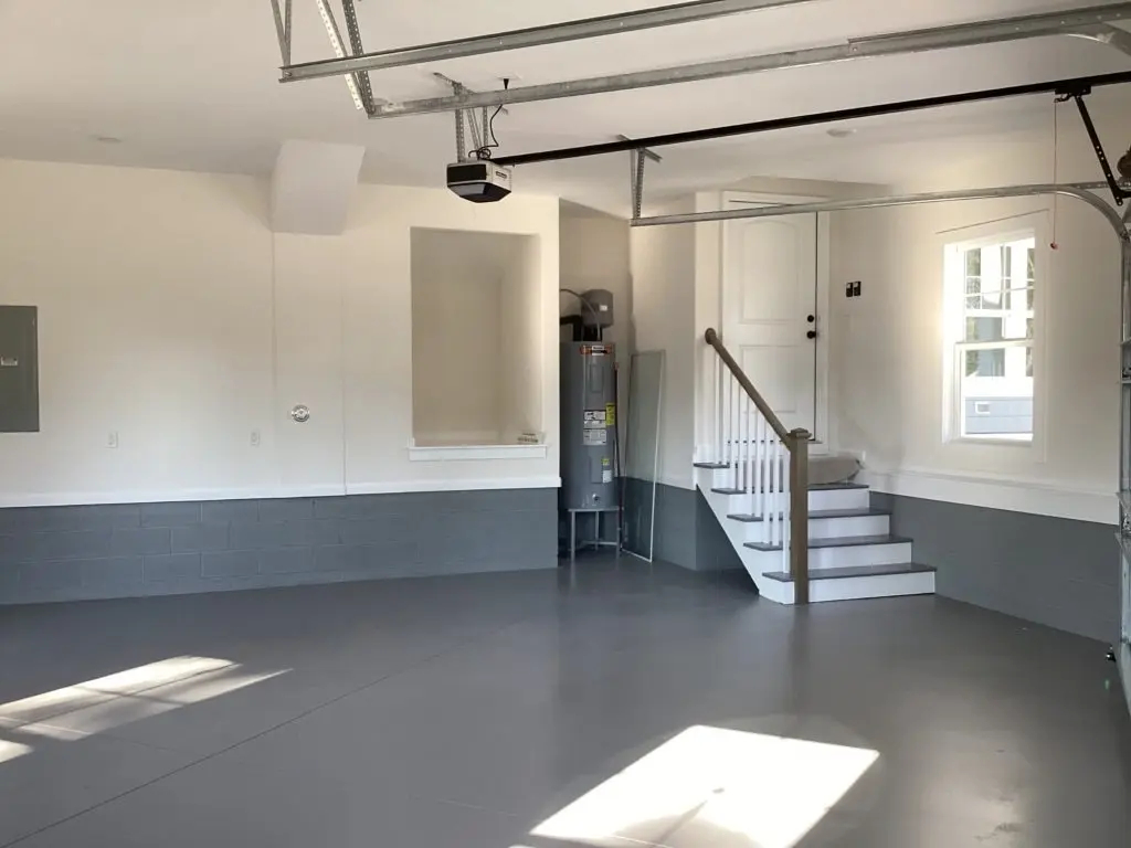 Interjers 12 – Mājas projekts ar mansardu 302 m²: 4 Guļamistabas, 4 Vannasistabas, Atvērta virtuve, Garāža — 65567R