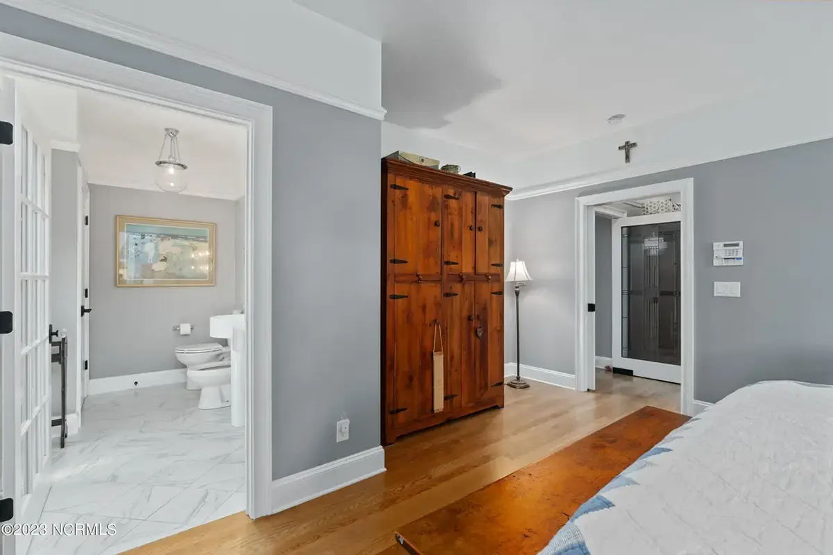 Interjers 16 – Trīsstāvu mājas projekts 204 m²: 3 Guļamistabas, 4 Vannasistabas, bez Garāžas — 44908R