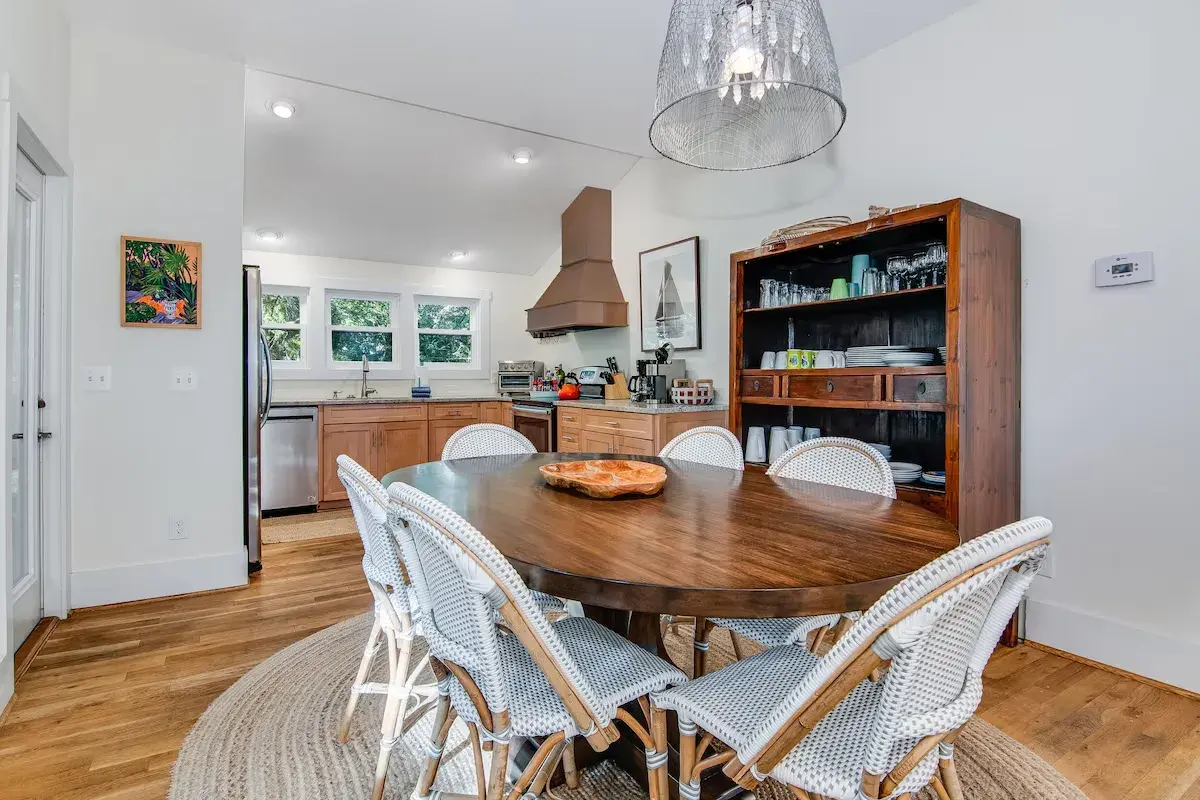 Interjers 9 – Divstāvu mājas projekts 158 m²: 4 Guļamistabas, Darba istaba, 4 Vannasistabas, Atvērta virtuve, Garāža — 78159R