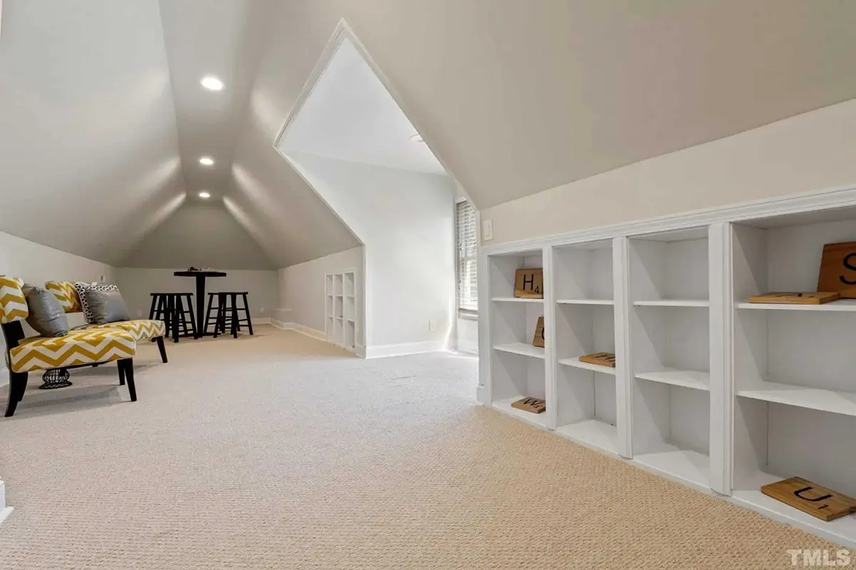 Interjers 11 – Divstāvu mājas projekts 399 m², 4 Guļamistabas — 88919R