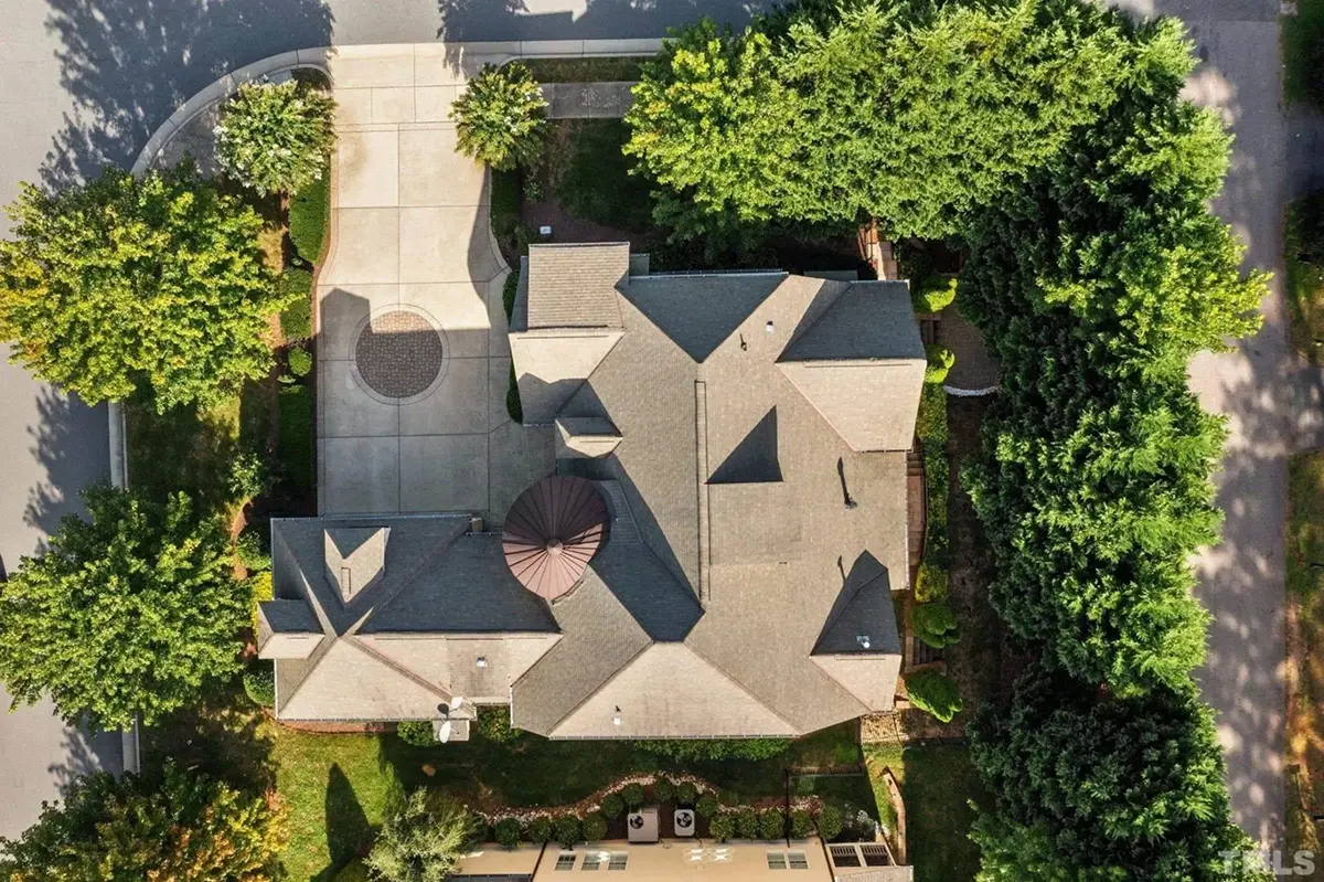 Reālas uzbūvēto māju fotogrāfijas 19 – Divstāvu mājas projekts 399 m², 4 Guļamistabas — 88919R