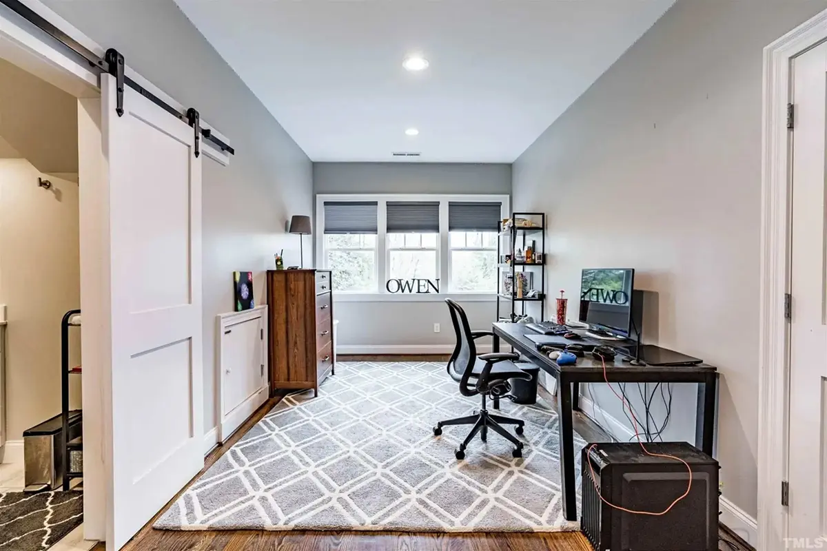 Interjers 5 – Divstāvu mājas projekts 409 m², 5 Guļamistabas — 30387R