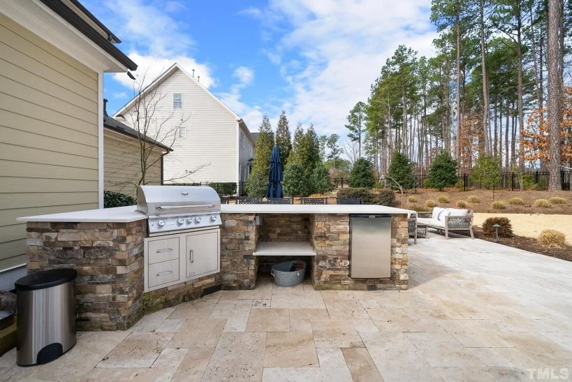 Galvenie attēli 9 – Divstāvu mājas projekts 454 m², 5 Guļamistabas — 78053R