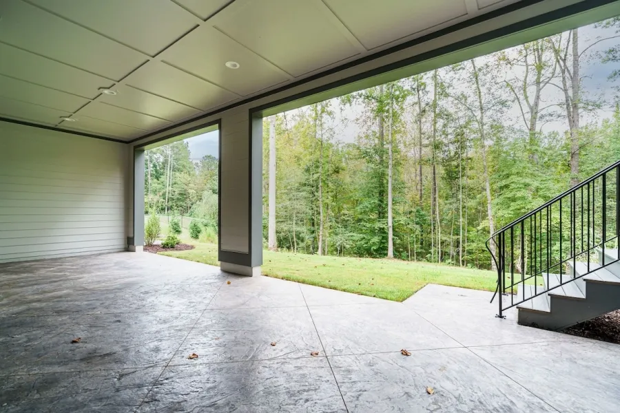 Reālas uzbūvēto māju fotogrāfijas 17 – Divstāvu mājas projekts 553 m², 4 Guļamistabas — 34919R