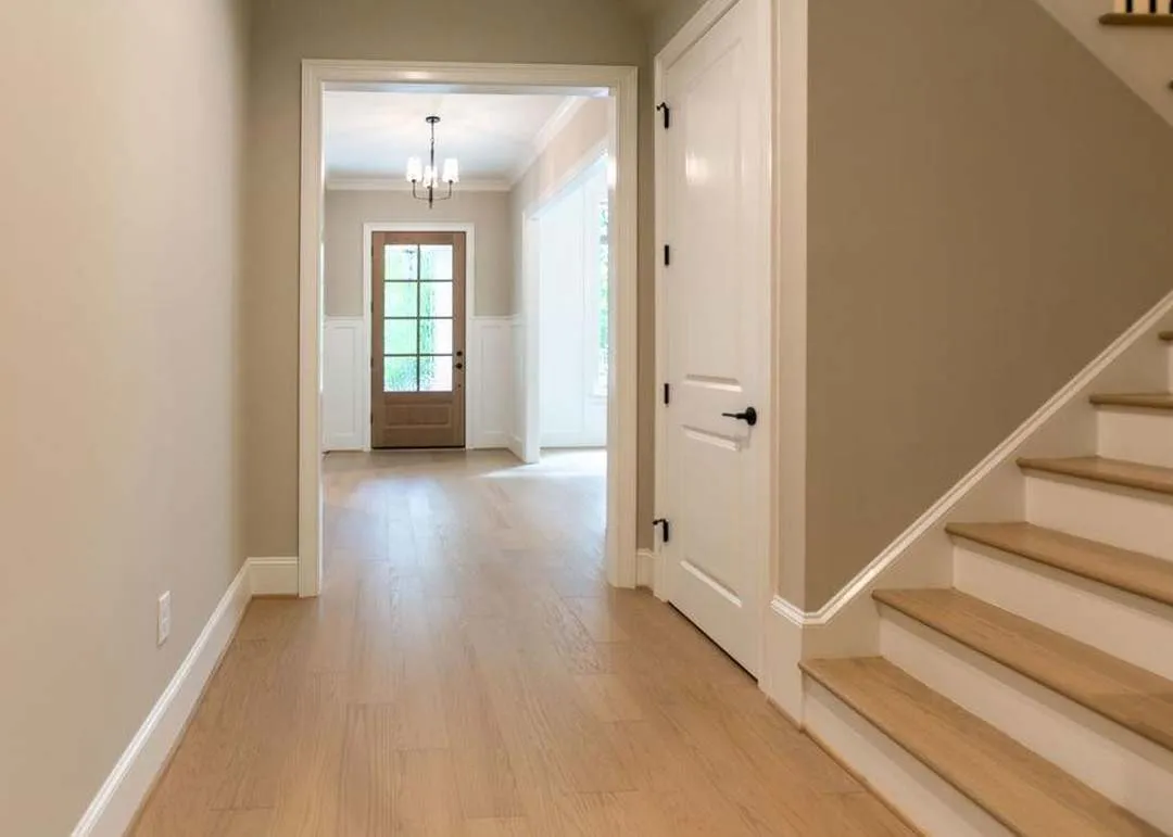 Interjers 19 – Divstāvu mājas projekts 360 m², 5 Guļamistabas — 82075R