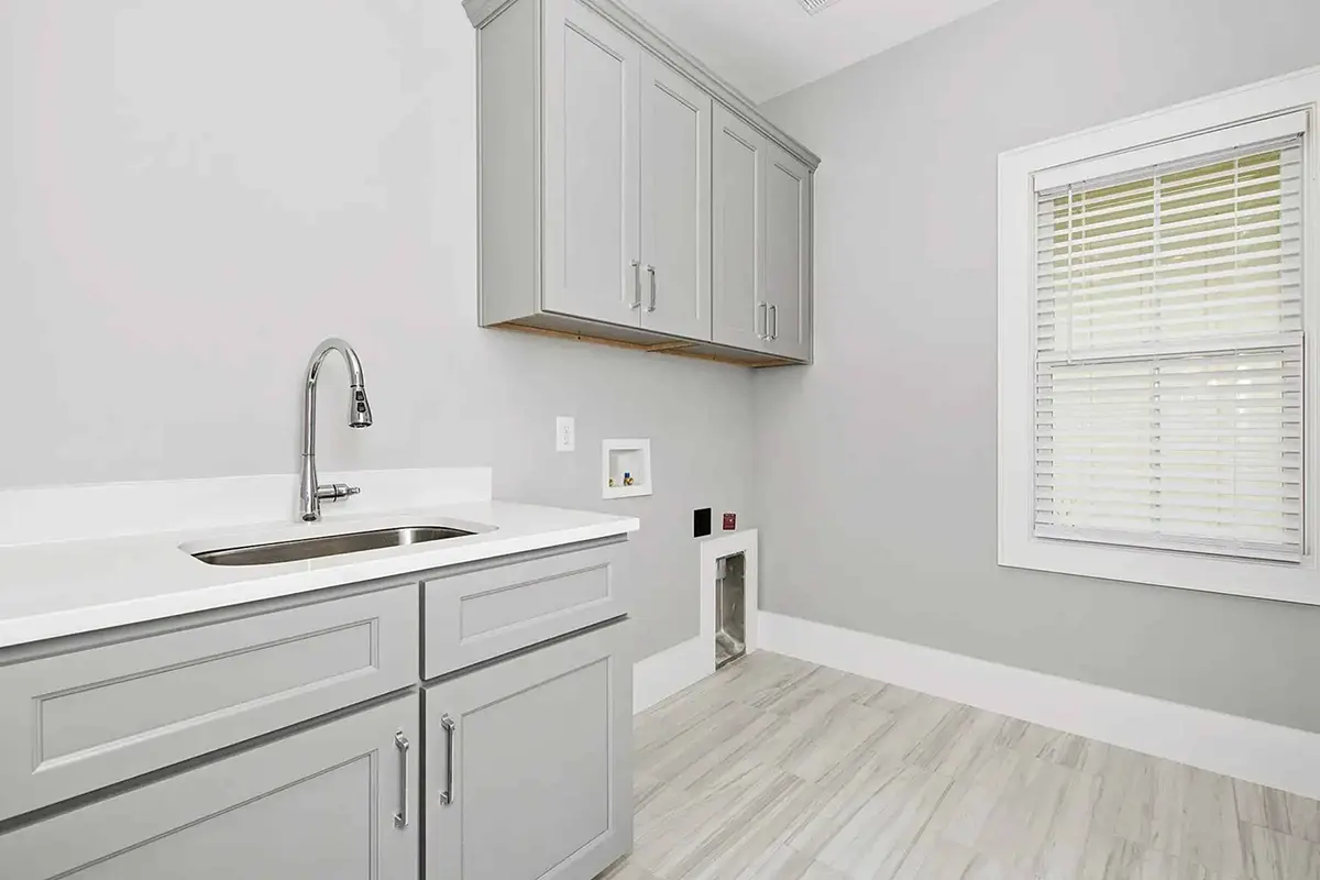 Interjers 5 – Divstāvu mājas projekts 331 m², 5 Guļamistabas — 96187R