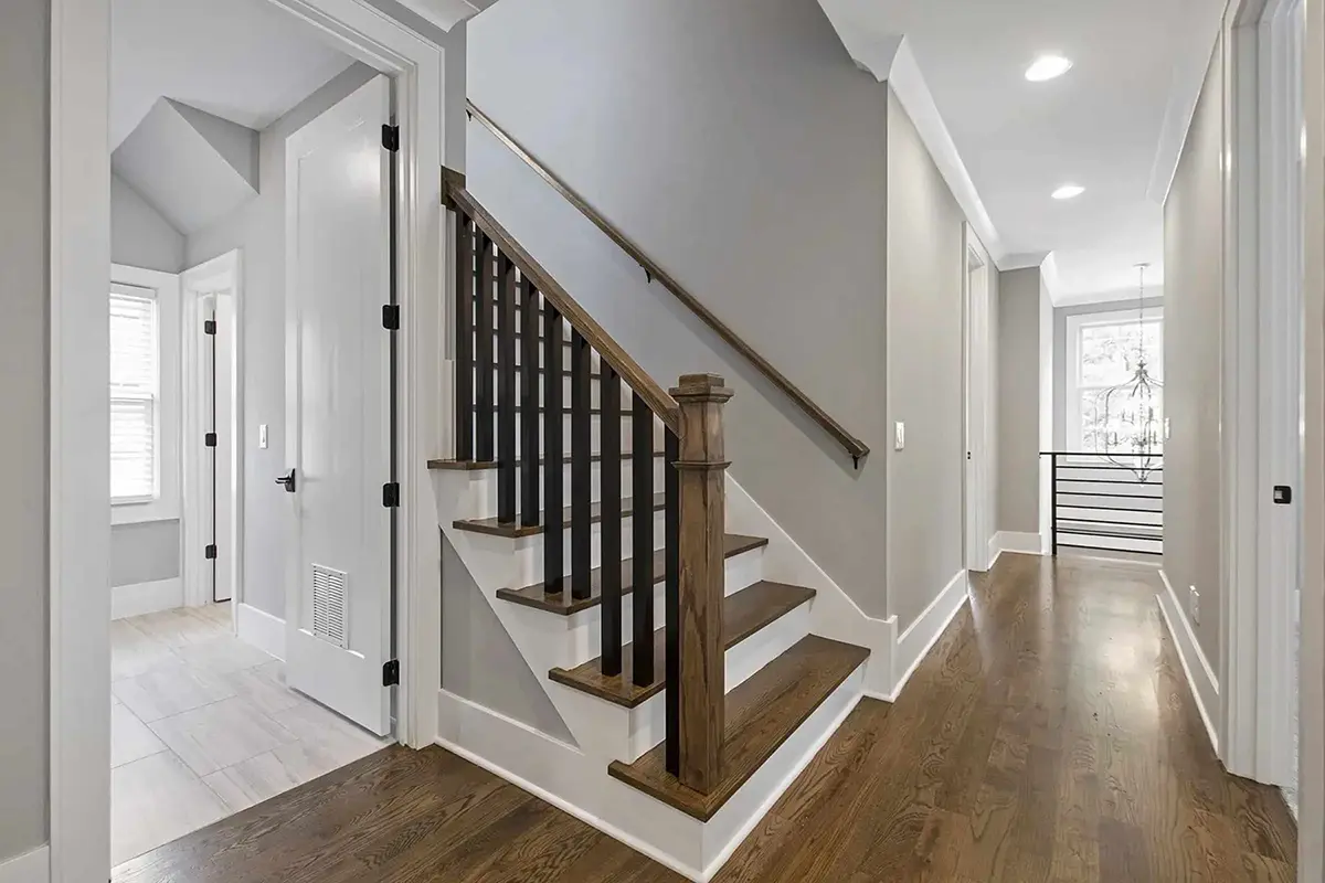 Interjers 13 – Divstāvu mājas projekts 331 m², 5 Guļamistabas — 96187R