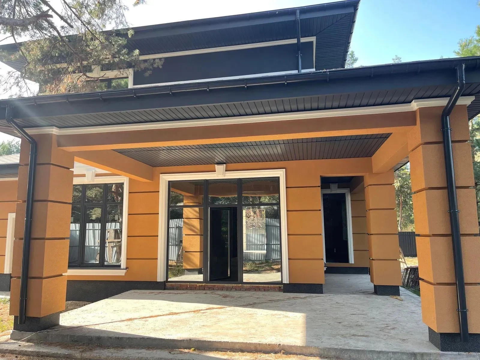Divstāvu mājas projekts 332 m²: 3 Guļamistabas, 3 Vannasistabas, Atvērta virtuve, Garāža