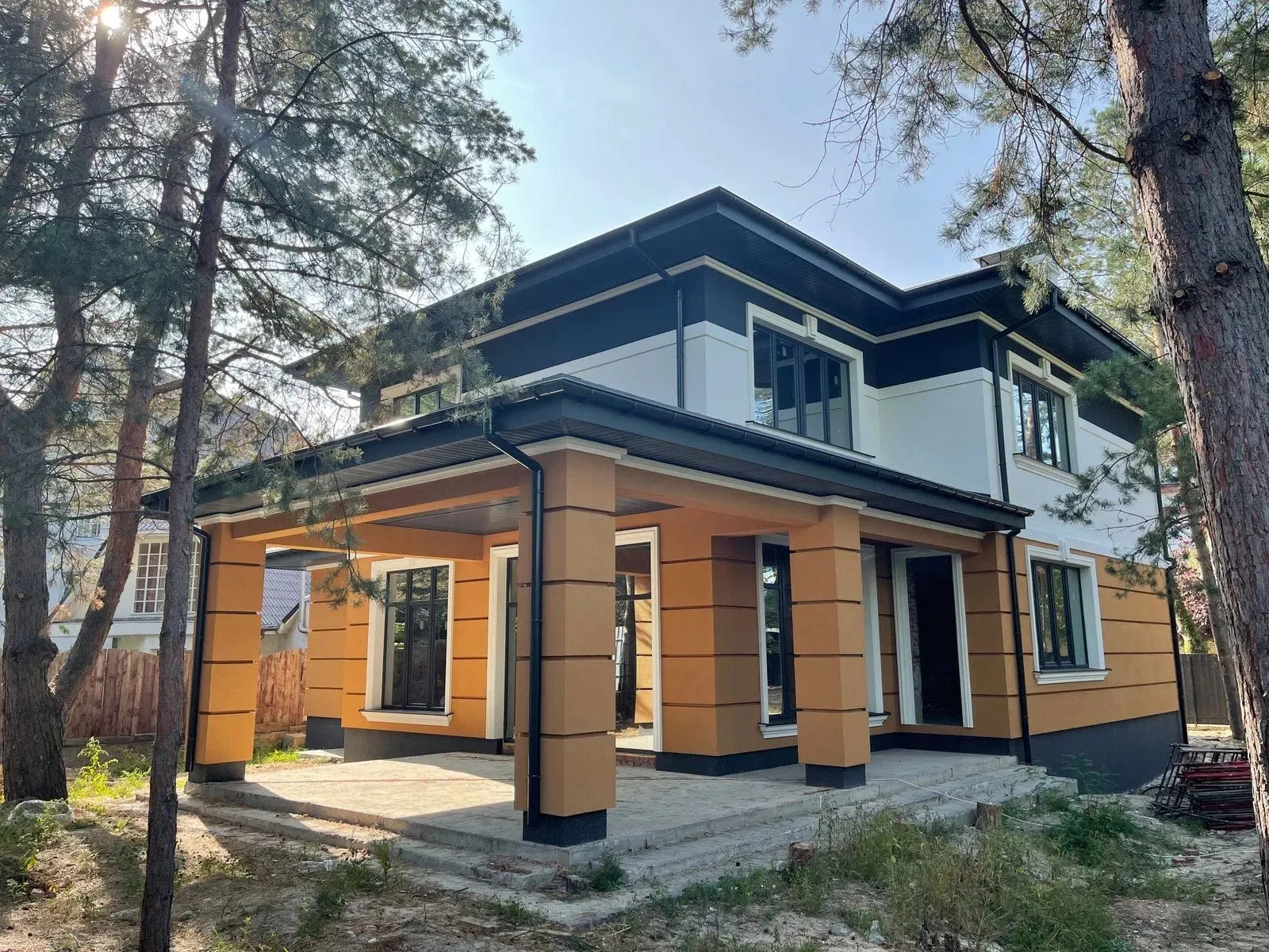 Divstāvu mājas projekts 332 m²: 3 Guļamistabas, 3 Vannasistabas, Atvērta virtuve, Garāža