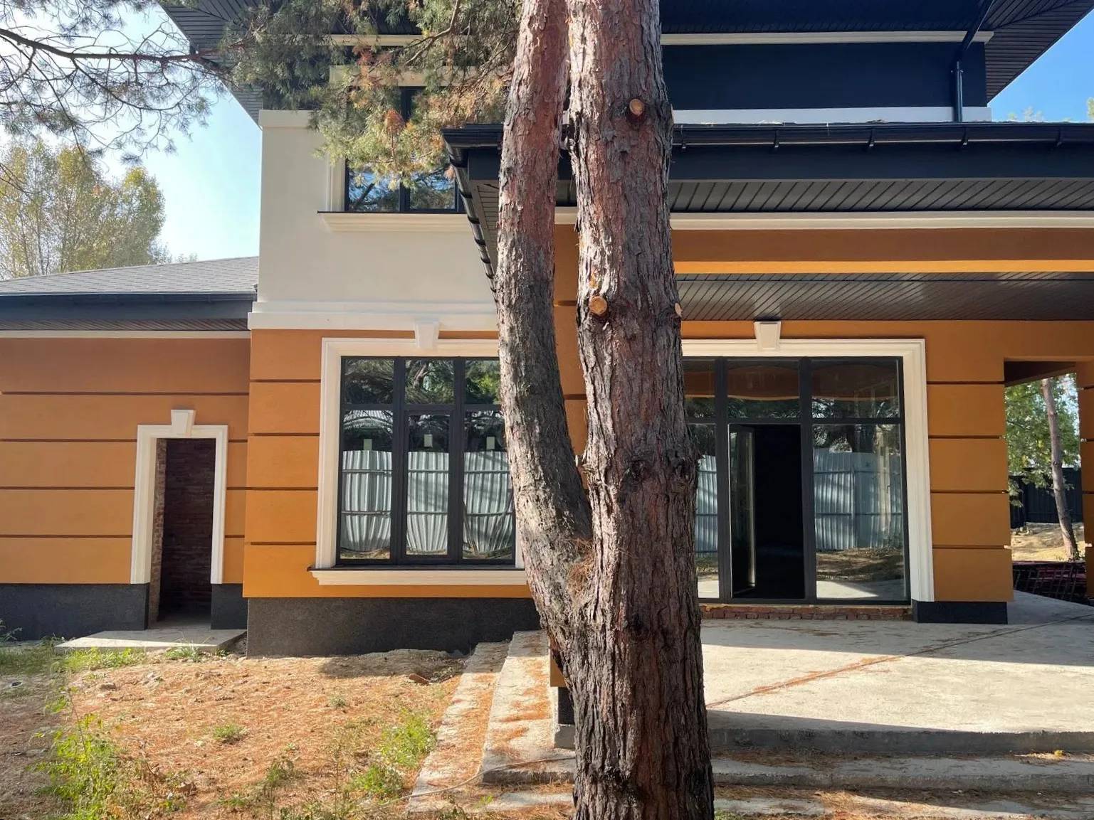 Divstāvu mājas projekts 332 m²: 3 Guļamistabas, 3 Vannasistabas, Atvērta virtuve, Garāža